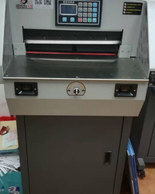 东莞地区全新胶装机切纸机一套低价转让